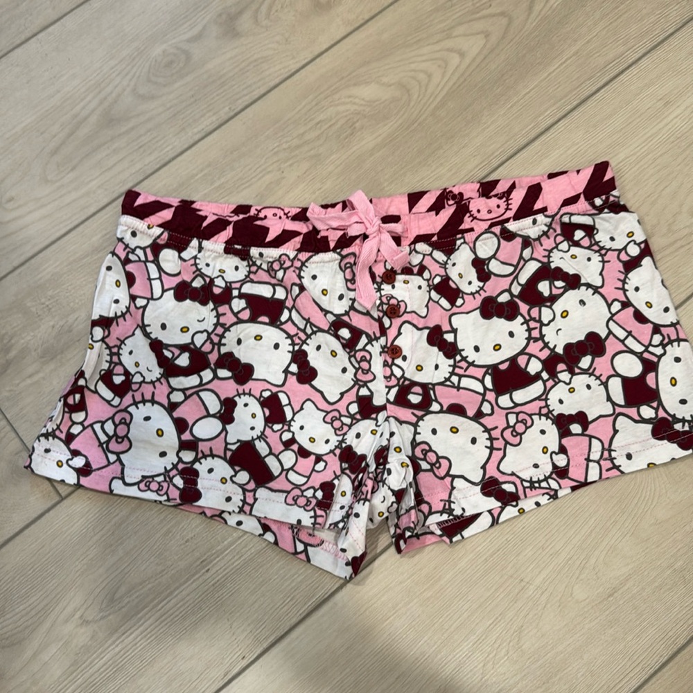 Hello Kitty sleep shorts medium final weekend